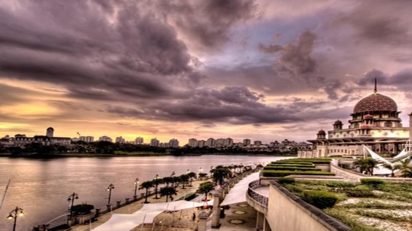 ইসলাম গ্রহণ করা ইতালিয়ান সেই যুবকের জানাজা নিয়ে জটিলতা!