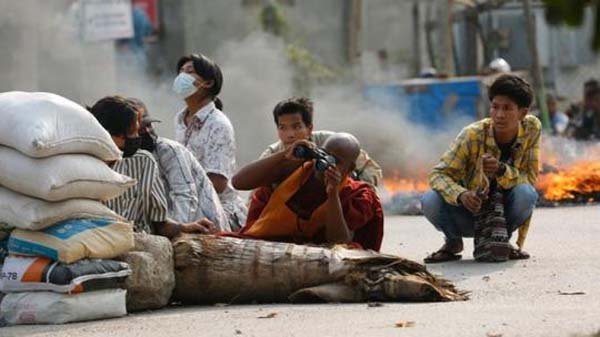 মিয়ানমারে সেনা ঘাঁটি বিদ্রোহীদের দখলে