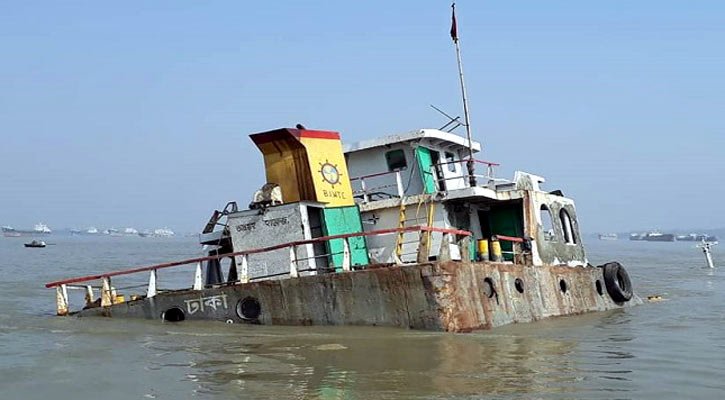 বিদেশি জাহাজের ধাক্কায় কার্গো ডুবি, নিখোঁজ ৩