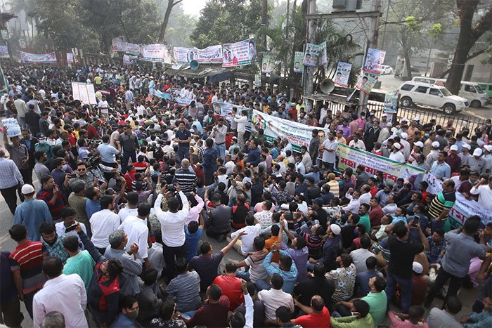 খালেদা জিয়ার বিদেশে চিকিৎসার দাবিতে রাজধানীতে বিএনপি’র সমাবেশ