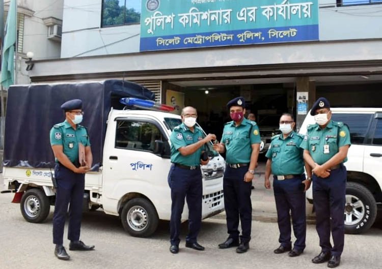 দক্ষিণ বিভাগকে নতুন পিকাপ গাড়ী প্রদান করলেন : কমিশনার মো. নিশারুল আরিফ