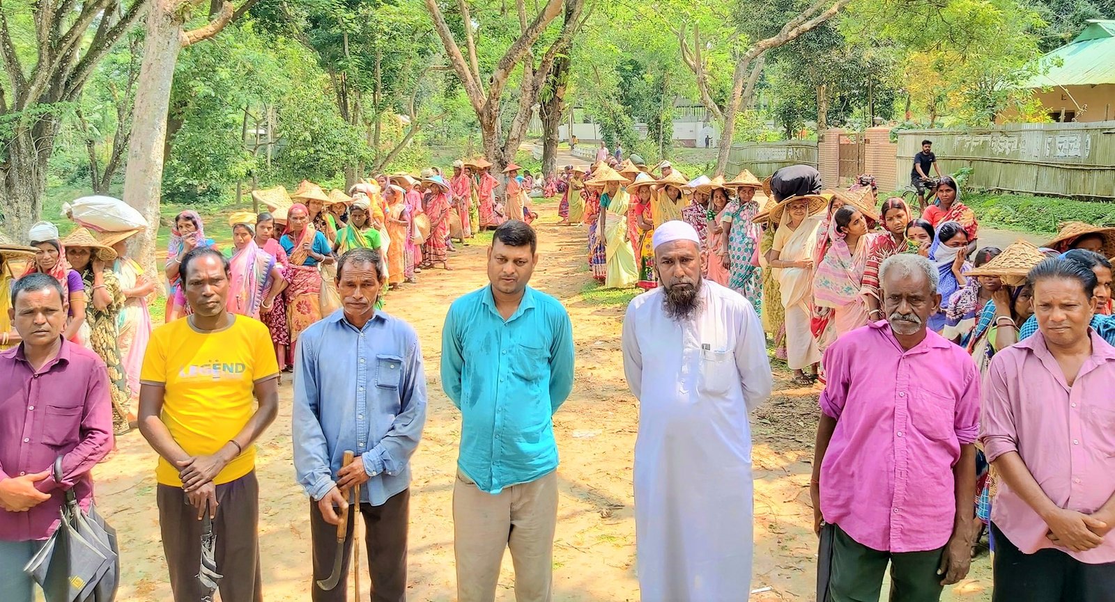 সরকারি কাজে ফিনলে কোম্পানির বাধা’ রাস্তা নির্মাণ কাজ