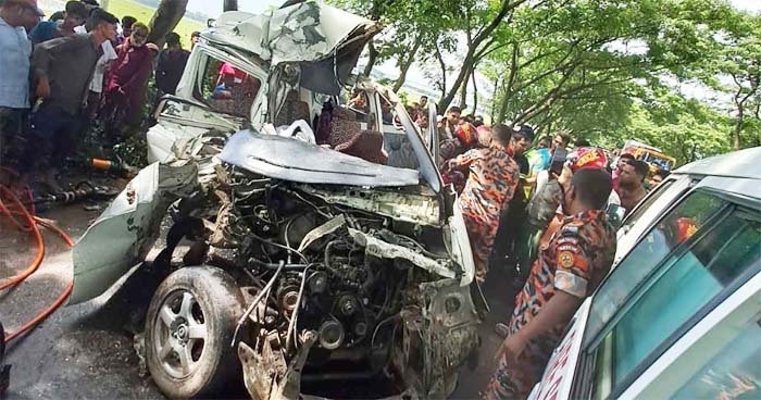 হবিগঞ্জে বাস-মাইক্রোবাস সংঘর্ষে নারীসহ নিহত ৪