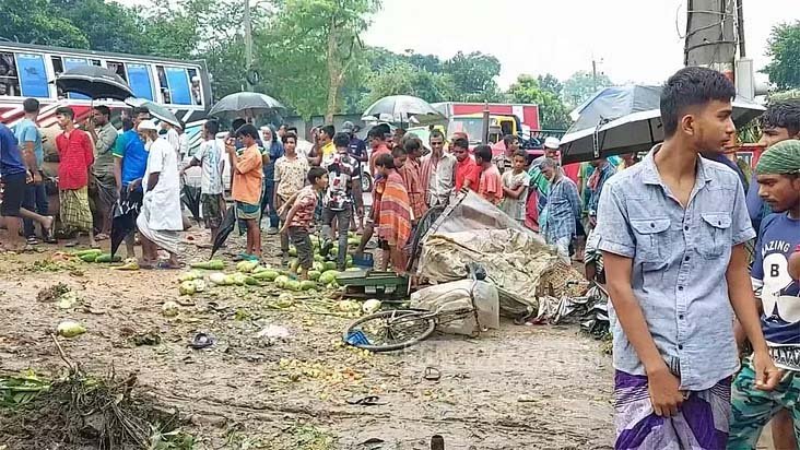 ঢাকা-সিলেট মহাসড়কে নিয়ন্ত্রণহীন ট্রাক সবজি বাজারে, নিহত ৪